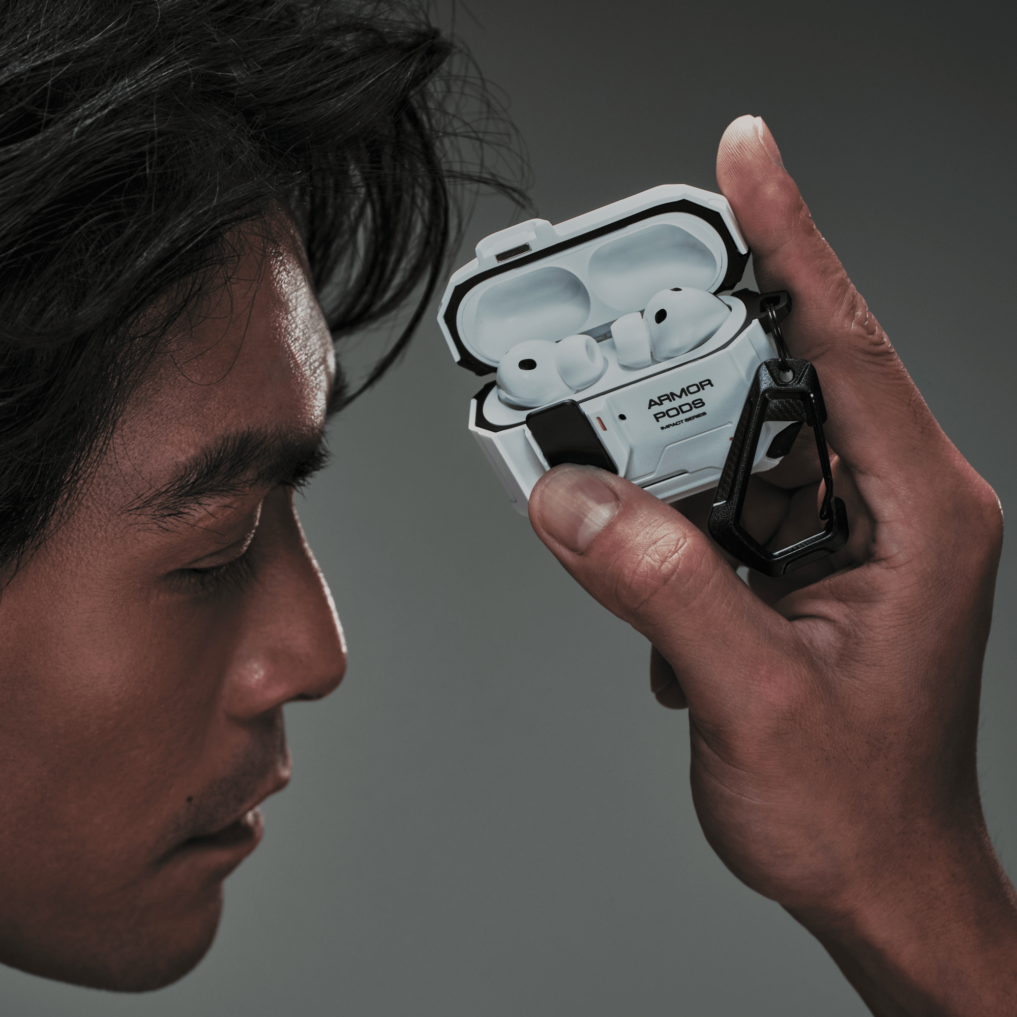 AirPods Pro 3 | ARMOR PODS 軍規防摔耳機保護殼 - UNIU® | 官方網站